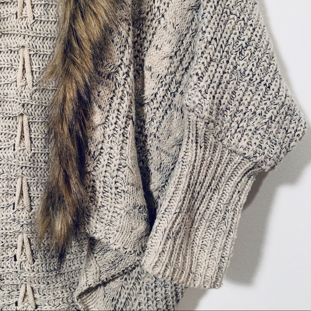 sweater - Picture 3 of 4